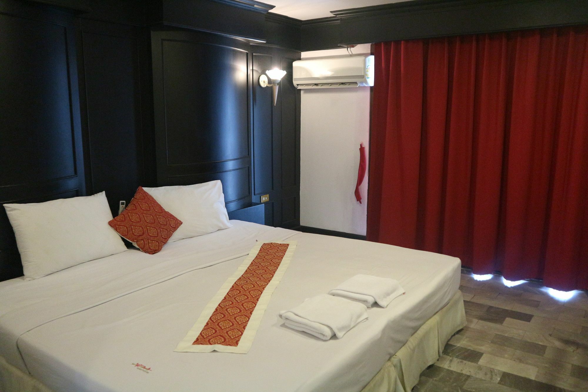 Patong Holiday Dream Hotel Exterior photo